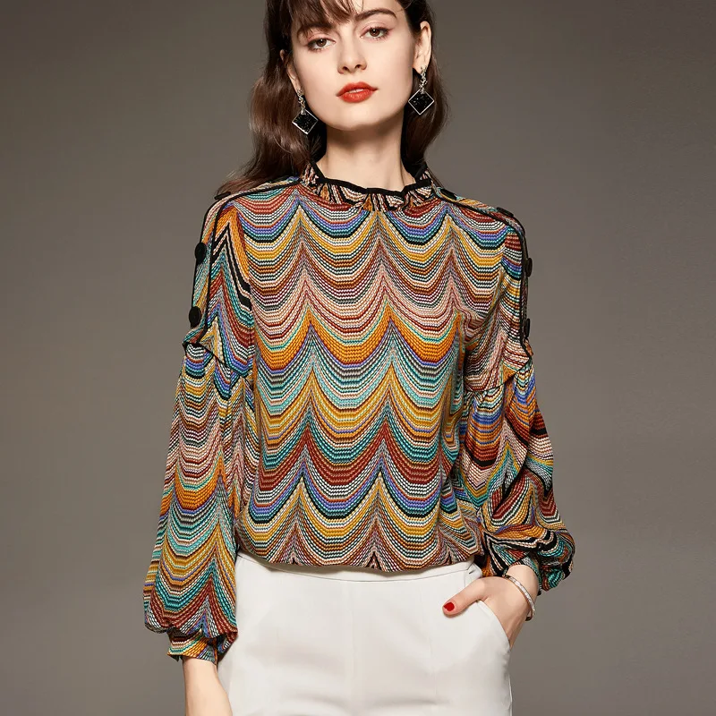 

Европейская и американская Весенняя женская одежда, новый Шелковый крепдешиновый Топ контрастных цветов с рукавами-колокольчиками из шелк...