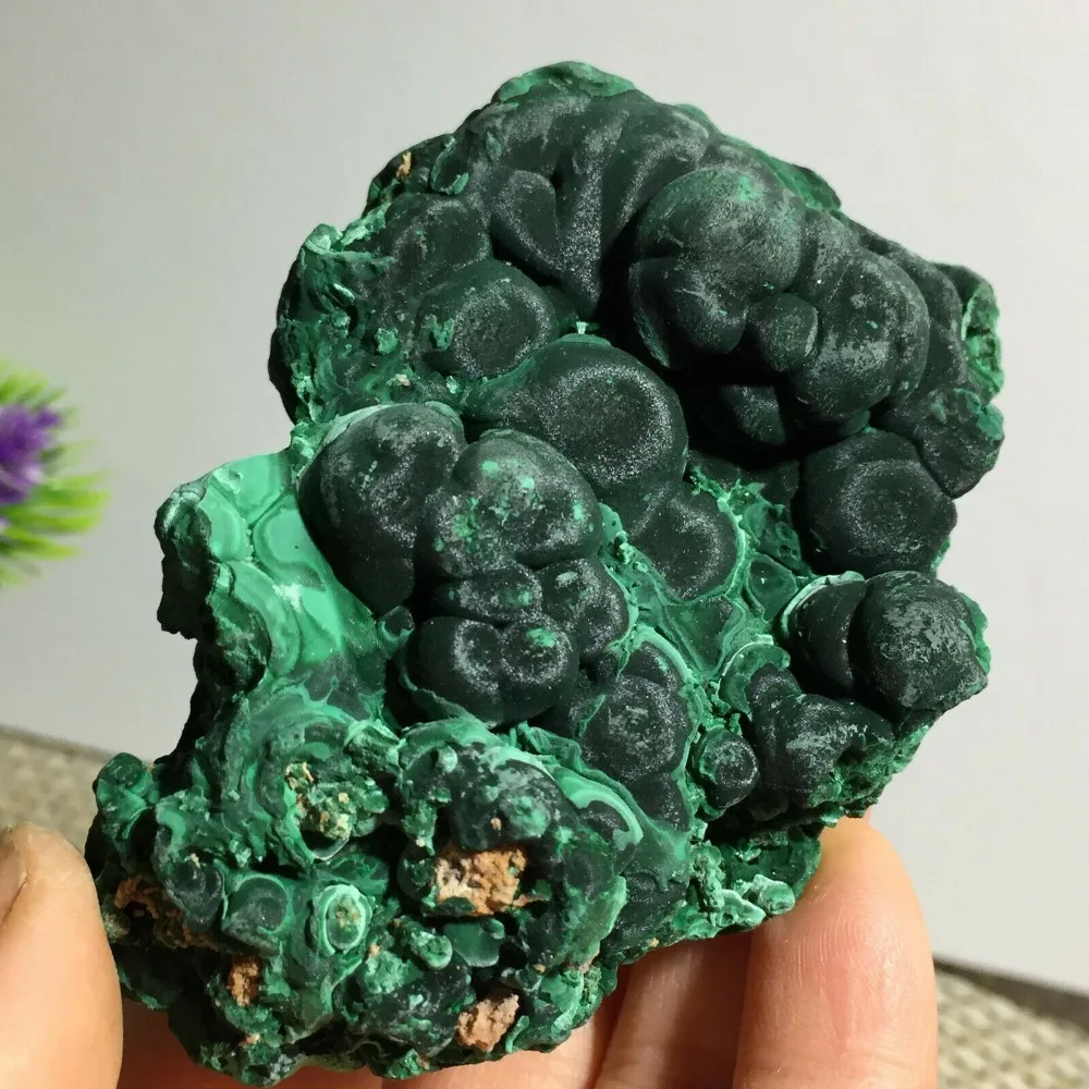 

Natural malachite primary gemstone mineral specimens were collected as irregular crystal healing to remove magnetism