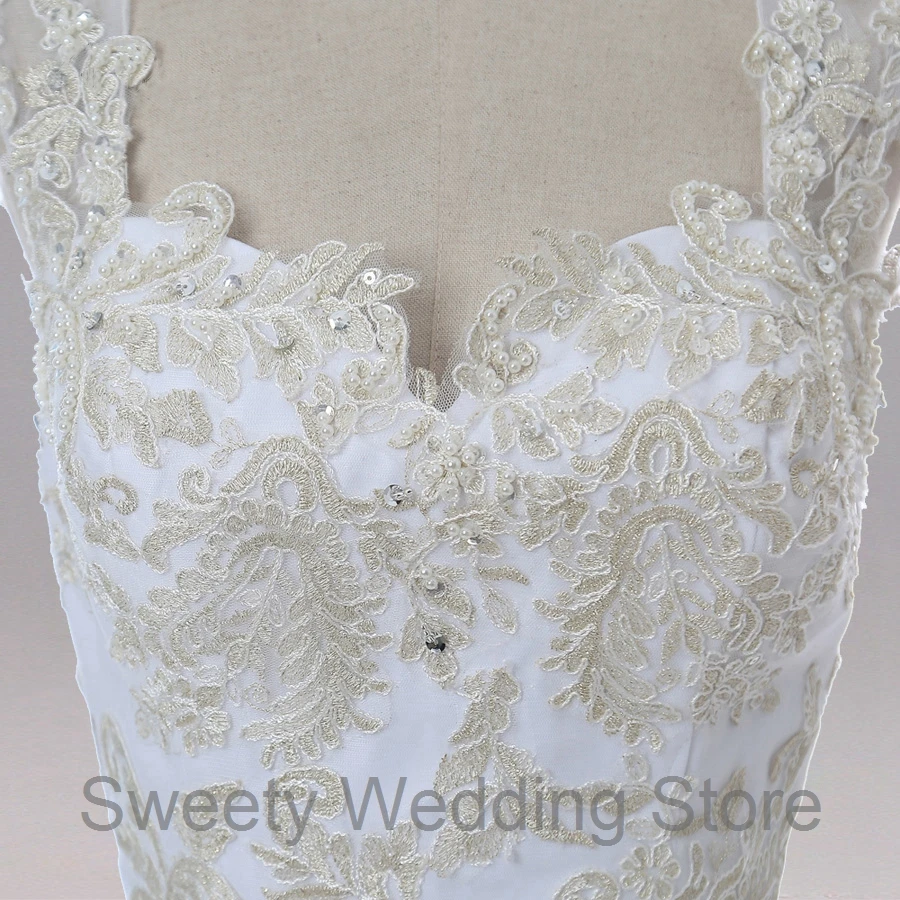 Винтажное Элегантное свадебное платье с рукавом-крылышком и золотой аппликацией