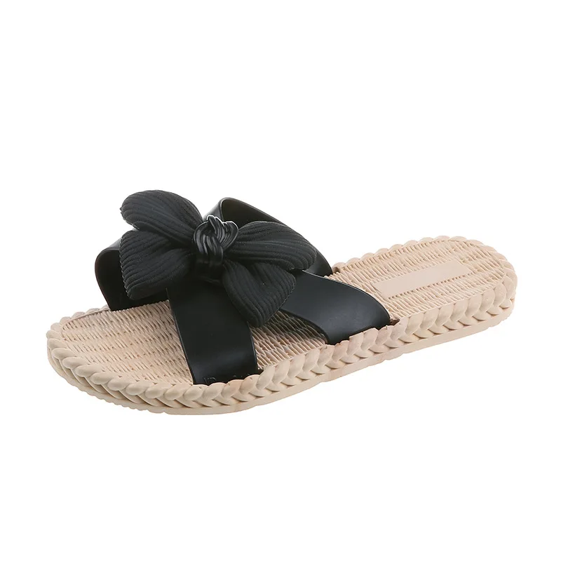 

2021 the new cross bows can be with flat sandals women female bear slippers In the summer of