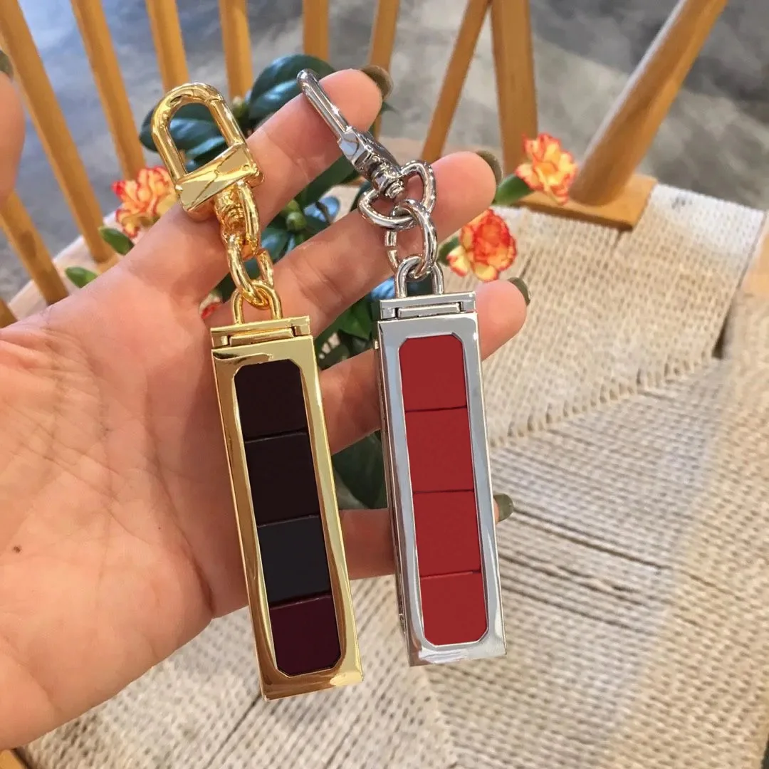 

Hot Sale New Luxury Letter Old Flower Transparent Acrylic Card Case Keychain High Quality Lucky Four-Leaf Clover Bag Pendant