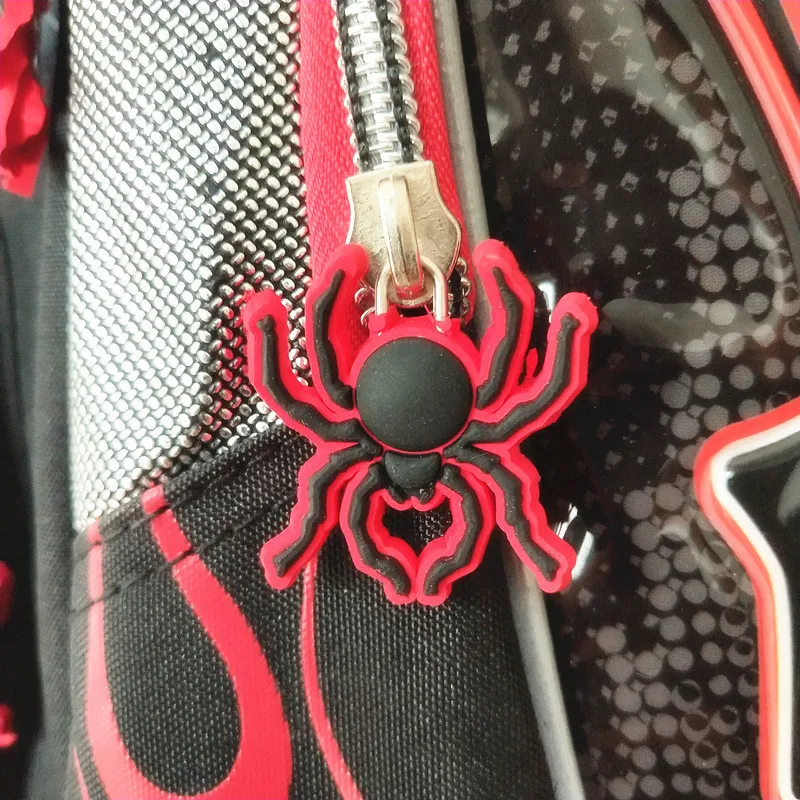 Рюкзак для учеников начальной школы Marvel с рисунком Человека-паука из мультфильма