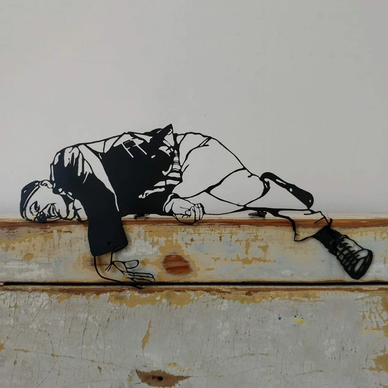 Metal Figure Ornaments Shelf Art 2D Housewarming Gift Home or Office Decor Figurine Modern MOUN777 |