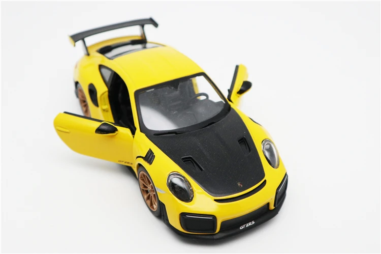

Maisto 1:24 2018 911 GT2 RS Diecast Model Car Loose
