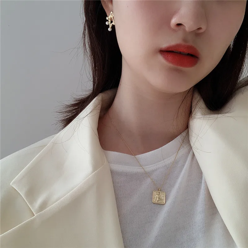 

RUIYI Real 925 Sterling Silver Women Vintage Angel Wings Necklace Gold Color European French Style Square Coin Pendant Necklaces