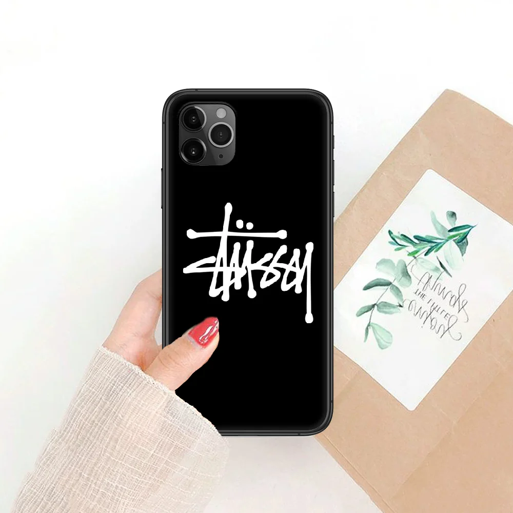 

Fashion brand Phone Case Cover Hull For iphone 5 5s se 2 6 6s 7 8 12 mini plus X XS XR 11 PRO MAX black silicone shell 3D