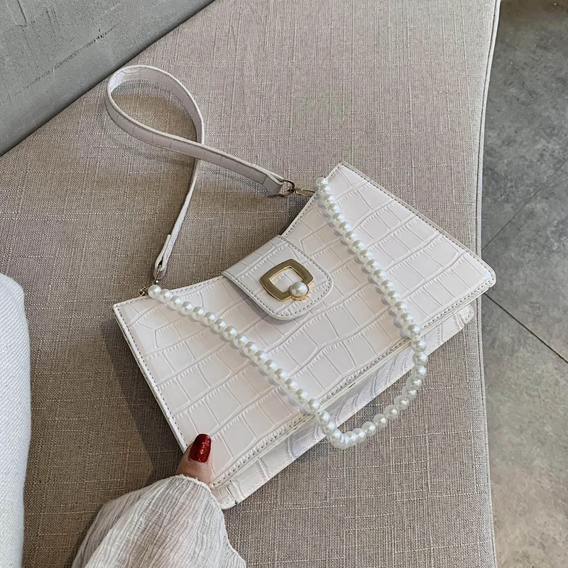 

French Texture Popular Small Bag Women's New Joker Shoulder Messenger Bag Autumn and Winter Pearl Underarm Bag Women