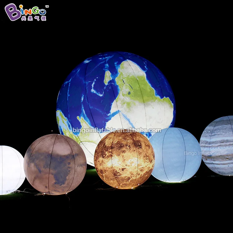 Pallone gonfiabile d'attaccatura della luna del pianeta con la terra del sole della sfera universo di dimensione su misura luci per la decorazione