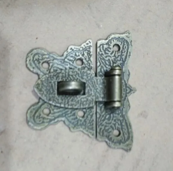 

Retrofurniture jewelry box buckle copper plated old lock buckle Chinese antique furniture accessories Butterfly buckle wholesale