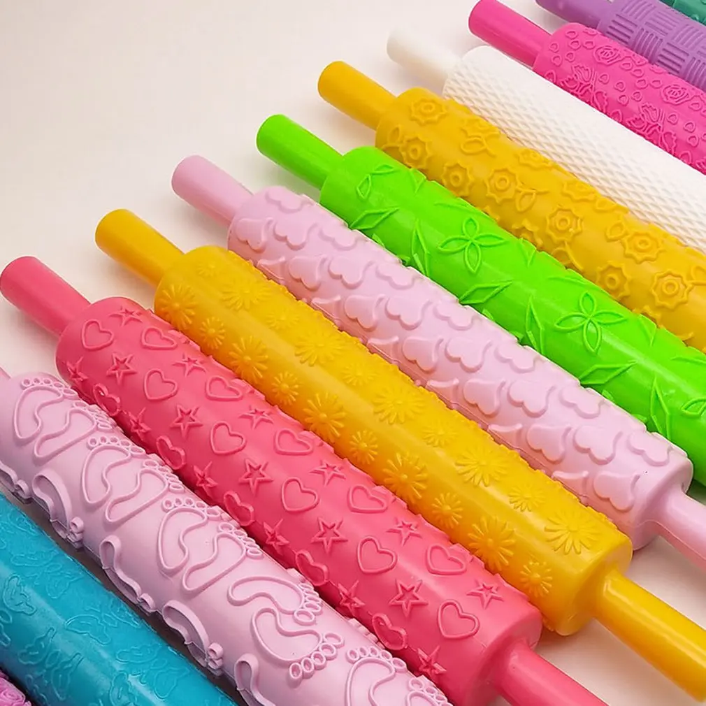 Pastic антипригарный инструмент Fondant Rolling Pin Портативный рельефный Скалка Сердце