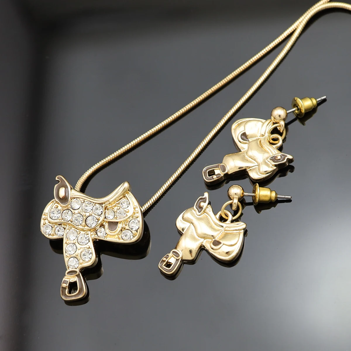 Леди Вестерн Техасский ковбойская ЛОШАДЬ СЕДЛО Родео золото змея серьги