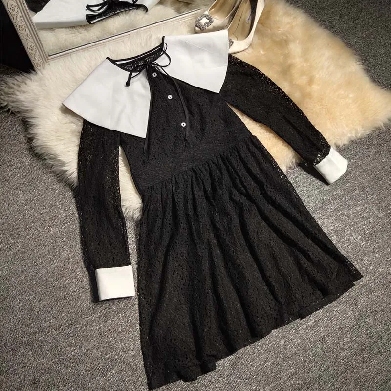 

New hollow out black and white lace dress stitching dolls collar chic autumn fashion minus age little black dress