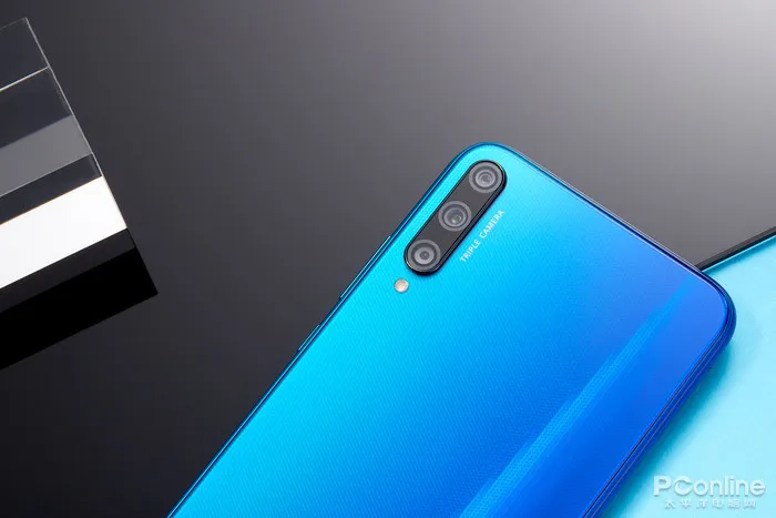 Стоковые Honor Play 3 сотовые телефоны Kirin 710F Восьмиядерный 6,3" ips 1560X720 6 ГБ ОЗУ 64 Гб ПЗУ 9,0 МП GPU TURBO Android смартфон