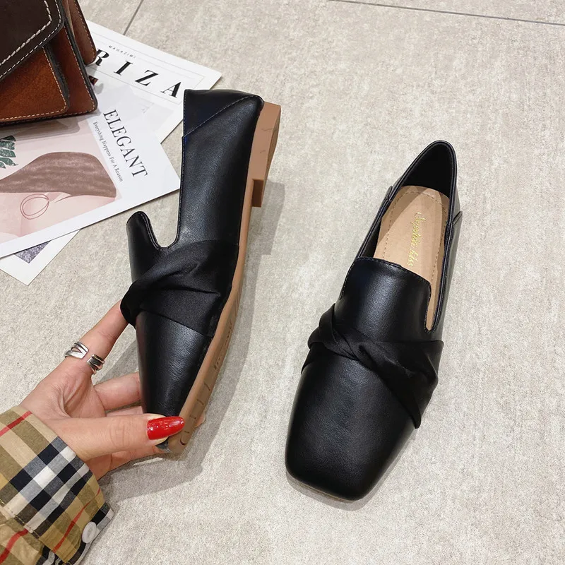 Новейшая модель С квадратным носком Женская обувь на плоской подошве Весенне