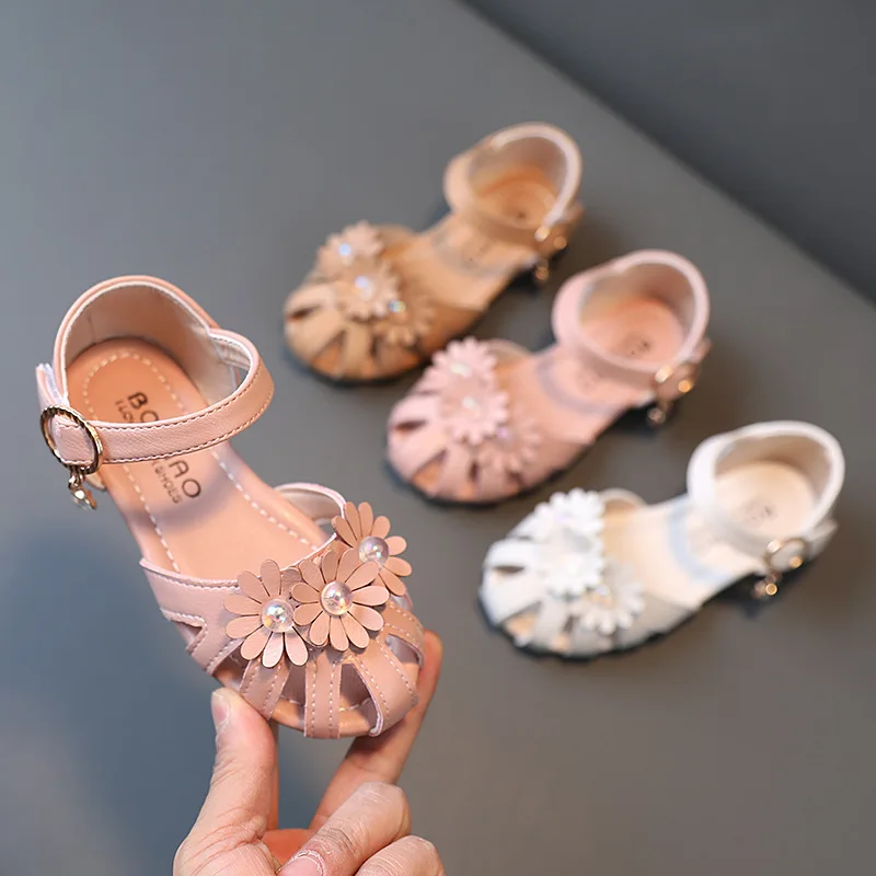

2021 New Brand Closed Toe Girls Sandals Cut Out Leather Sandal Children Shoes for Girl Fashion Flowers Baby Sandals Party E03122