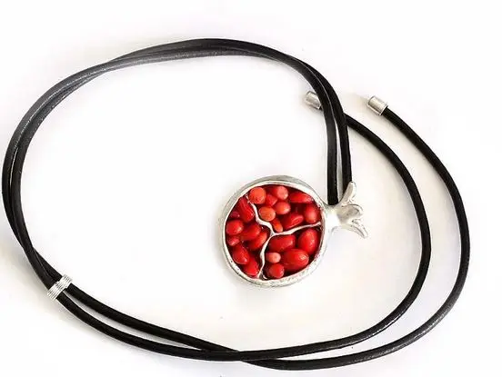 Ladies Necklace Pomegranate Pendant Long First Love Fruit Sweater Chain jewelry necklace | Украшения и аксессуары