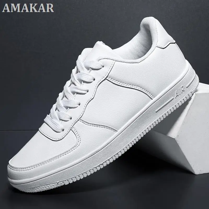 Sneakers da uomo antiscivolo scarpe da passeggio per uomo all'aperto Casual traspiranti bianche scarpe piatte di alta qualità comode