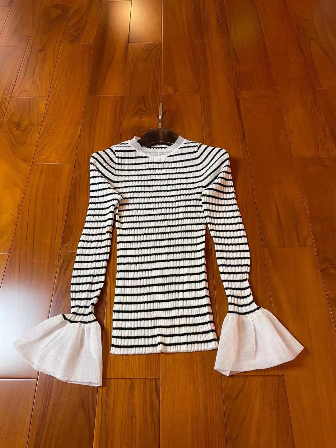 

ladies 2021 new fashion horn long sleeve sexy casual fine wool clip gold thread semi-perspective collar striped pullover 1223