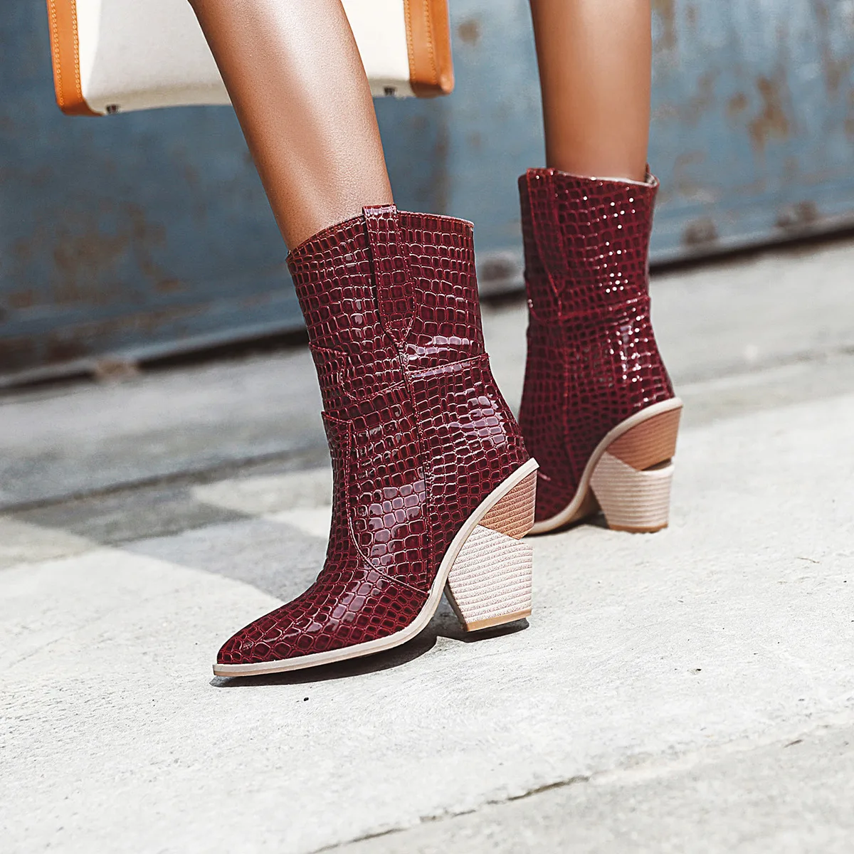 Лидер продаж Женские ковбойские ботинки в стиле вестерна Модные осенне-зимние