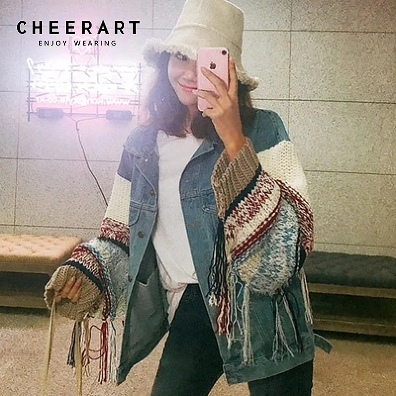 Cheerart дизайнерская джинсовая куртка лоскутный свитер рукав куртка оверсайз кистями пальто Джинсовая куртка Женская Высокая мода