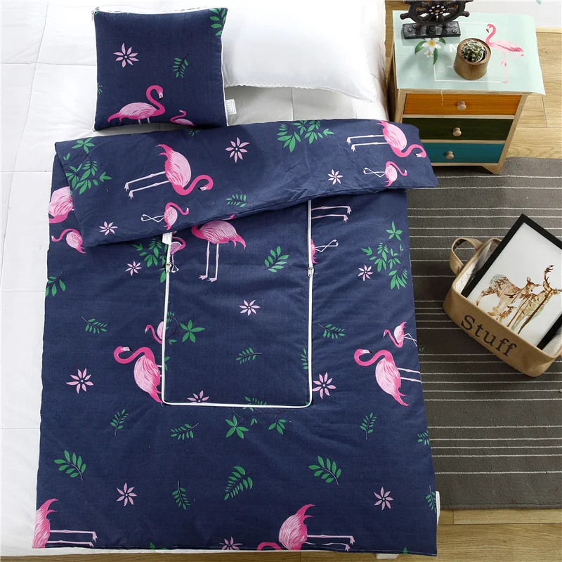 Мягкое удобное стеганное одеяло можно использовать в качестве подушки моющееся