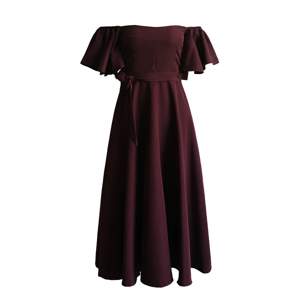 Женское облегающее платье с широким рукавом открытыми плечами и поясом