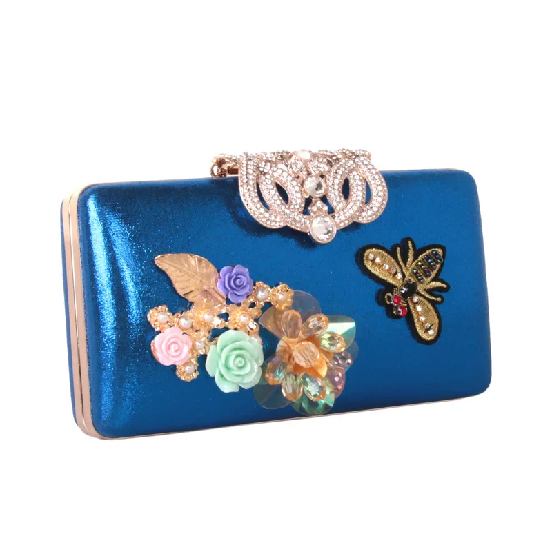

New Stereo Satin Flower Dinner Bag Pearl Petal Bag Crown Bee Diamond Leather Handbag Wedding Handbag Diamond Clutch Purses
