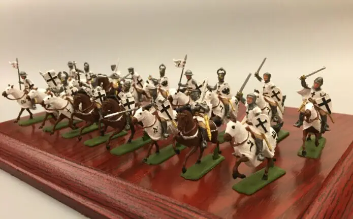 

1:72 Die Casting Resin Model Medieval Crusader Cavalry 17 Characters Colored Resin Soldier Model Free Shipping