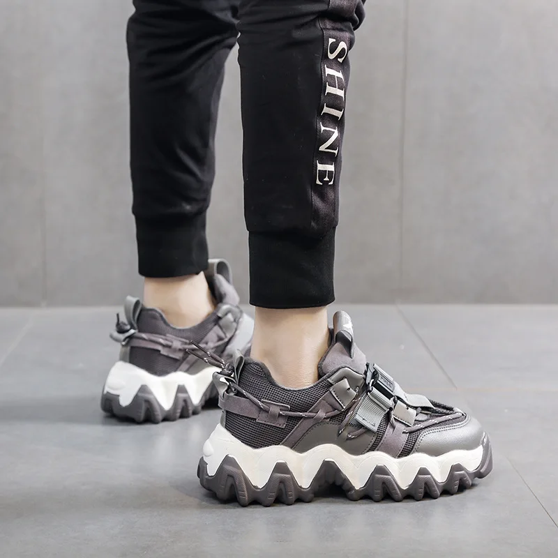 Кроссовки женские на толстой подошве модная массивная повседневная спортивная