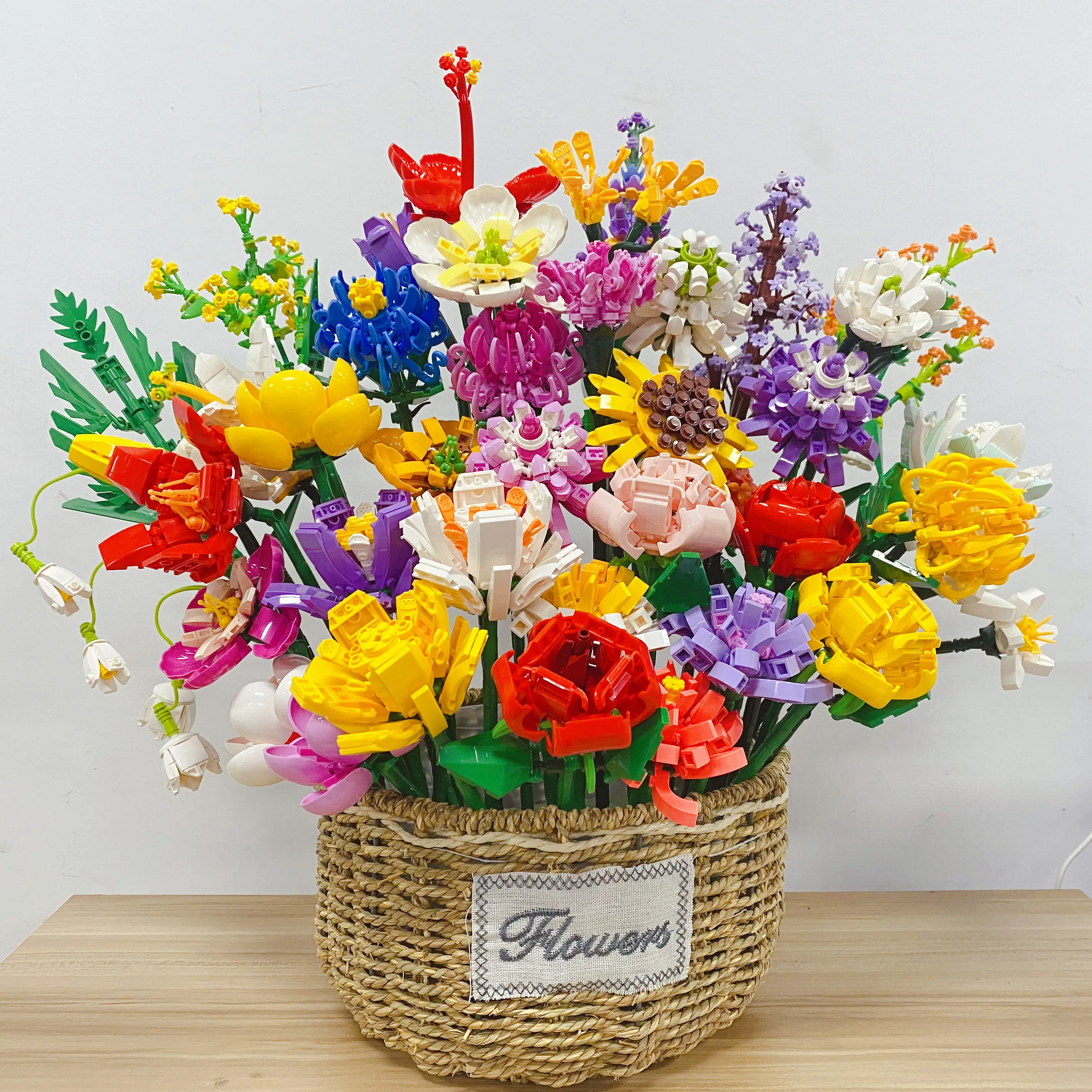 

Идеи креативный эксперт DIY букет цветов тюльпаны розы игрушки для девушки подруги на день рождения модульные кубики MOC Модель Строительный ...