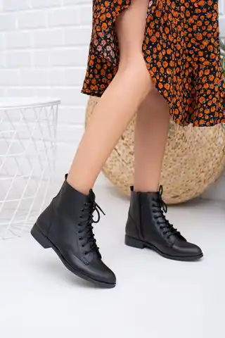 Модные черные кожаные женские ботинки