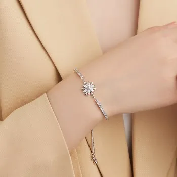 

Fashion winter snowflake platinum plated inlay zircon simple bracelet for women