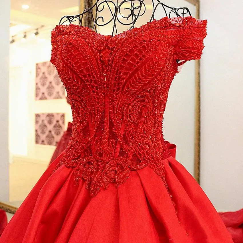 Red Vintage Puffy Ball Gowns V-neck Beaded Bow Saudi Arabic Prom Dresses Appliques Lace Up Formal Party Dress Robe De Soiree