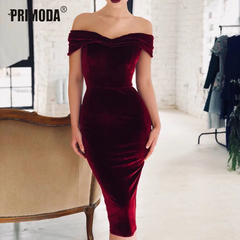 Женское облегающее платье с вырезом лодочкой павлином синего цвета весна 2020