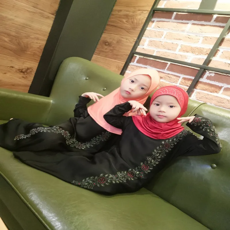 Новые длинные детские халаты для девочек 4-8 лет с бриллиантами длинное