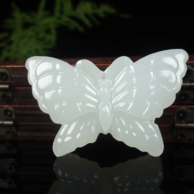 

Natural Chinese White Jade Hand Carved Butterfly Pendant Fashion Boutique Jewelry Couple Necklace Popular Gift