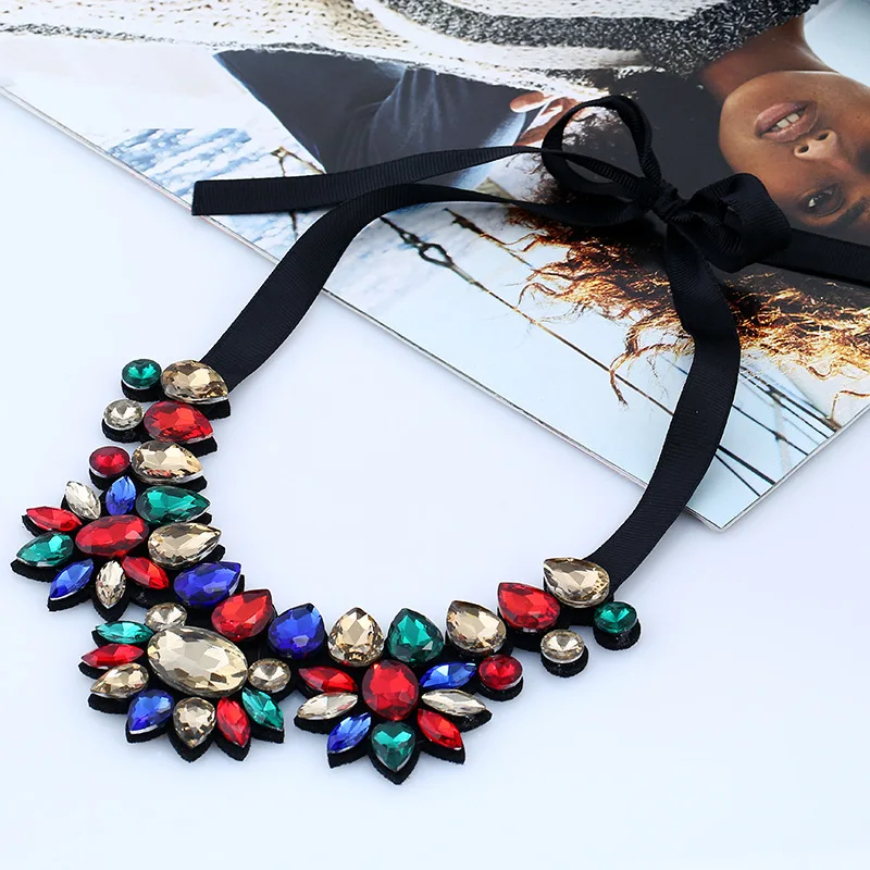 Модный женский чокер ожерелье винтажное с кулоном со стразами массивное