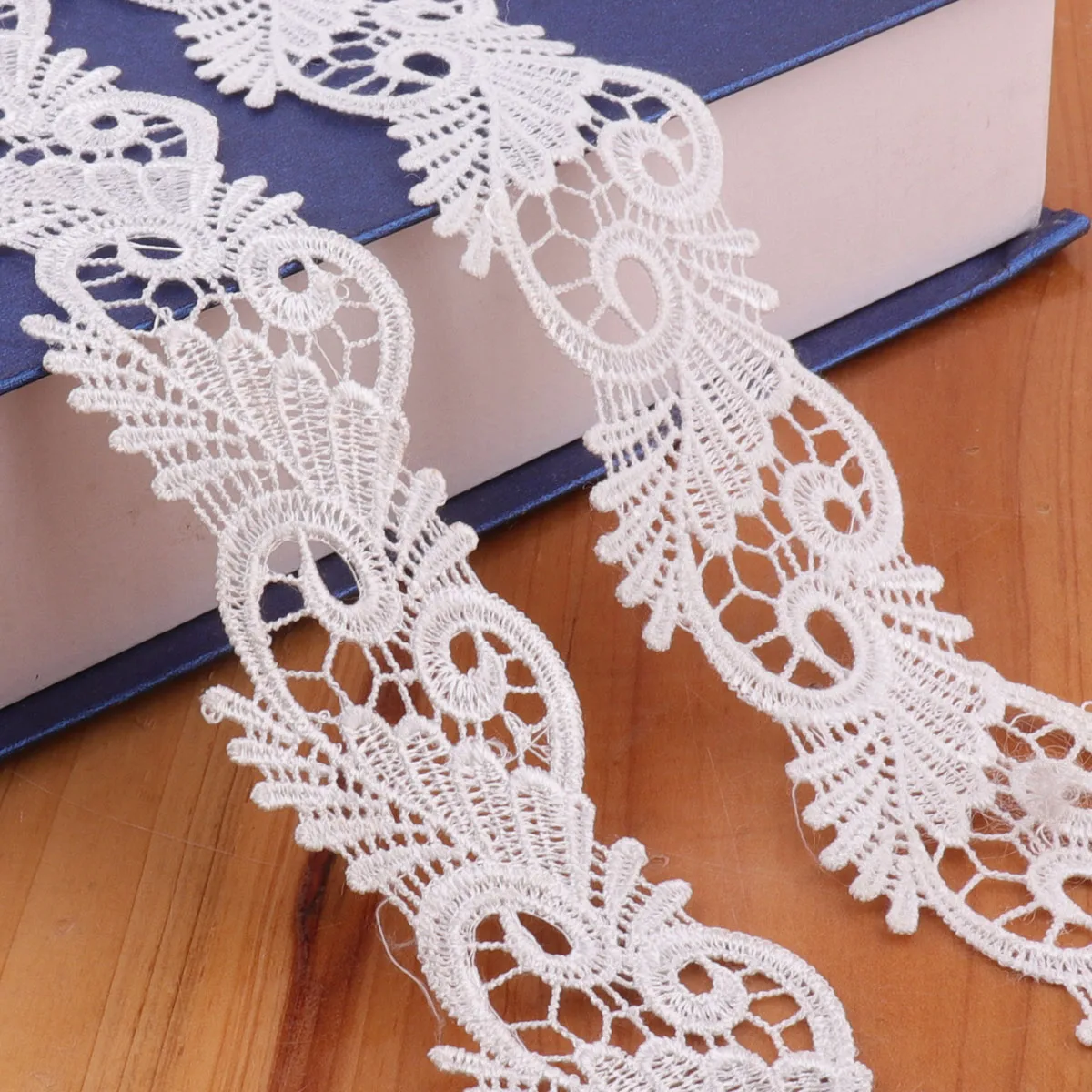 

White Lace Trim Scalloped Hollowed Out Lace Trims Lace Trimming Crochet Lace Gown Crochet Veil Dress Straps Bridal Sash 45mm