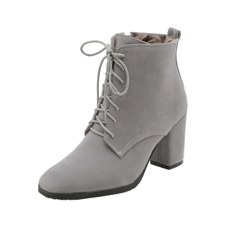 Женские ботинки на танкетке зимние с боковой молнией и бахромой большой размер 9