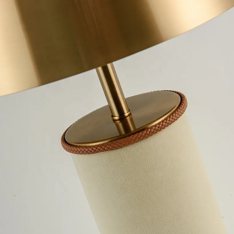 Кожаная основа Золотая Металлическая лампа навес Светодиодная настольная Dask