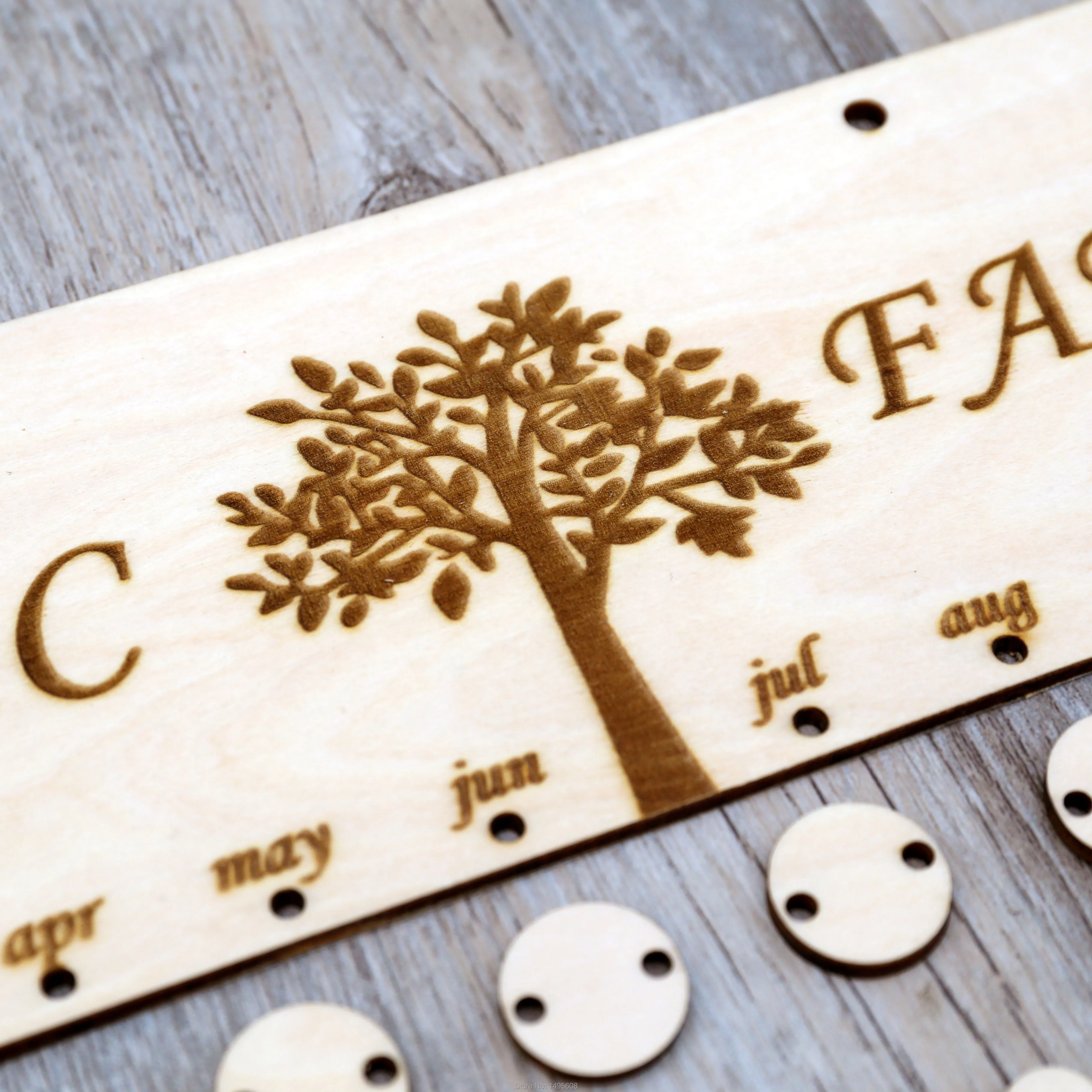 Деревянная доска сделай сам с напоминанием о дне рождения календарь на годовщину