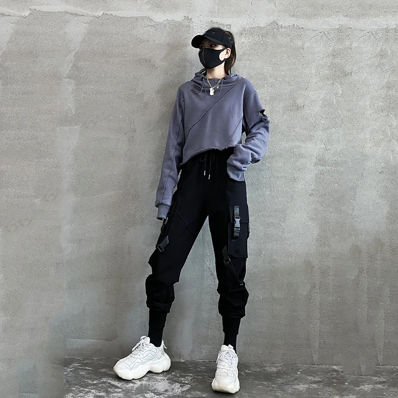 

[EAM] Loose Fit Gray Holes Split Sweatshirt New Hooded Long Sleeve Women Big Size Fashion Tide Spring Autumn 2021 1DA581