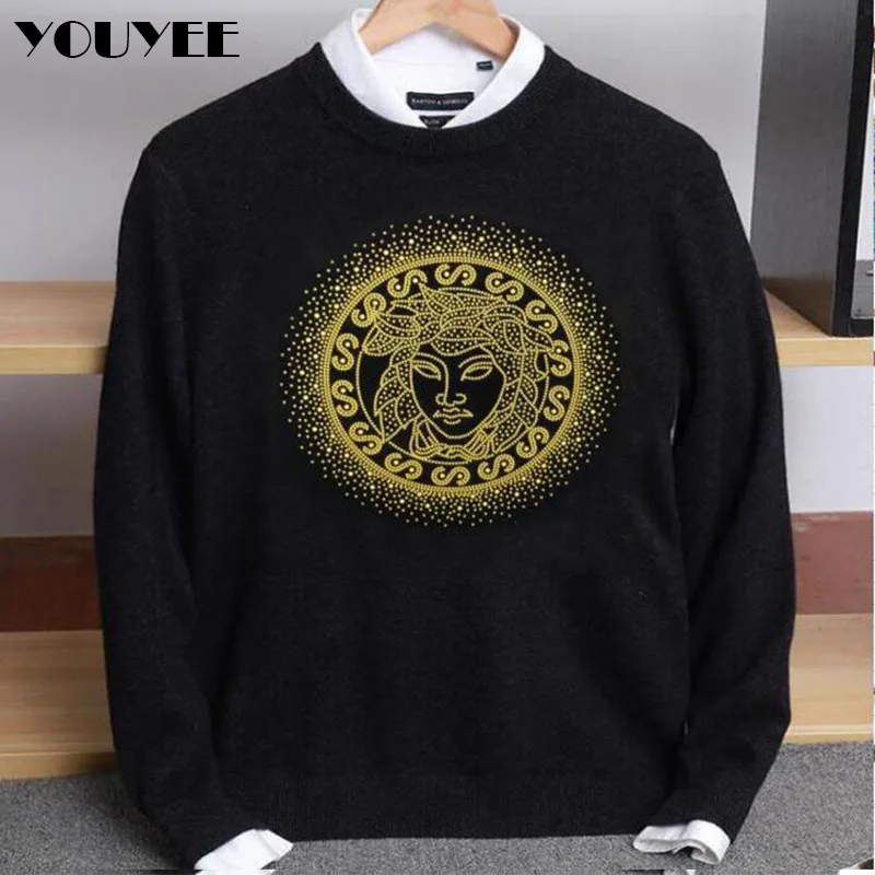 Мужской трикотажный пуловер в полоску с круглым вырезом