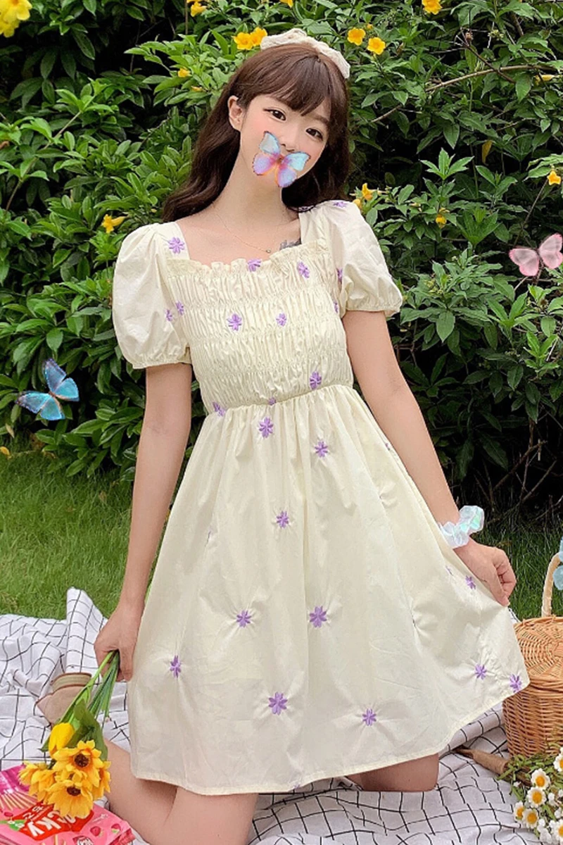 

Sweet lolita dress Purple Embroidered Flower Pleated Square Collar Puff Sleeve Dress Female 2020 Summer New Waist Hugging