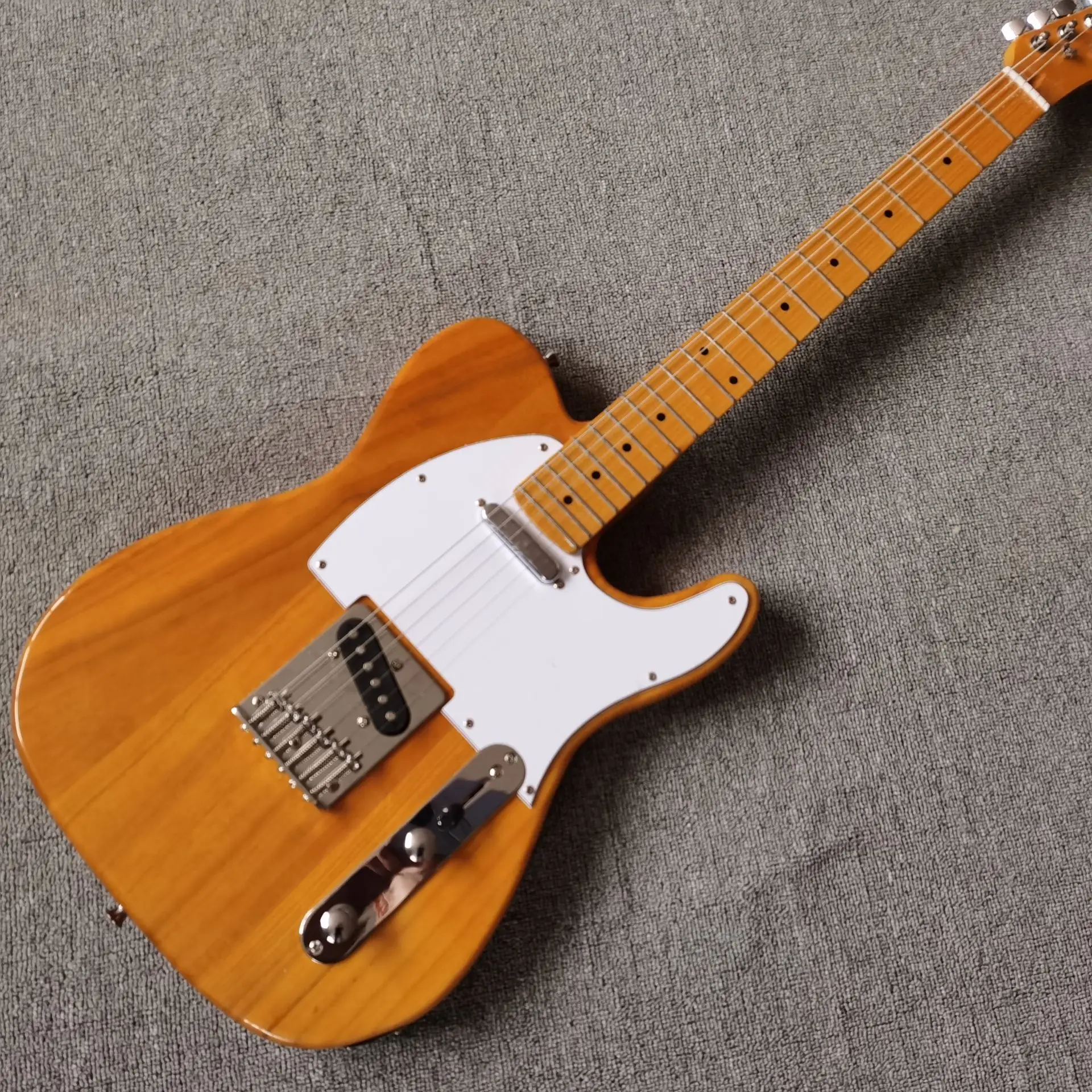 

Custom electric guitar,maple fingerboard.white pickguard.handmade 6 stings guitarra.real photos