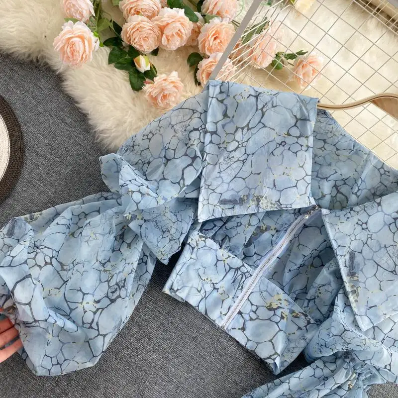 

2020 Spring Autumn New Chiffon Shirt French Retro Printed Puff Sleeve Blouse Women Long Sleeve Lapel Zipper Short Sweet Top