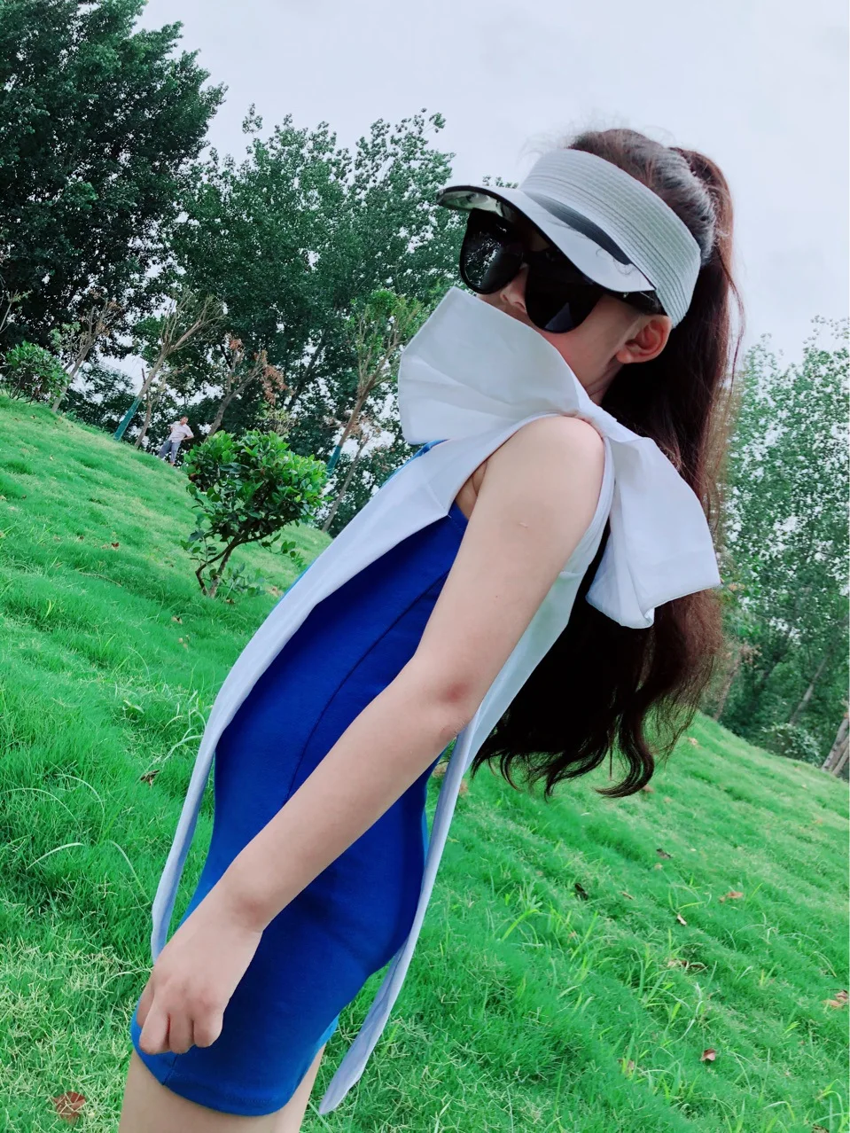 

Мини-платье без рукавов с большим бантом и открытыми плечами, на возраст от 1 до 16 лет