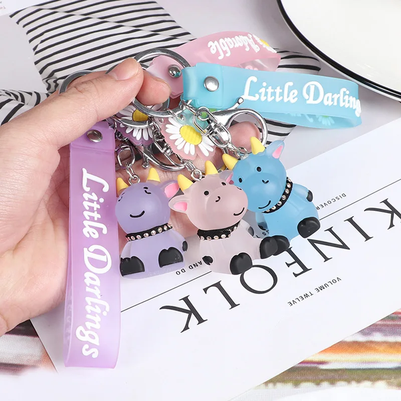 

2021 Transparent Calf Keychains Lovely Crystal Cow Key Chain Men's And Women's Car Bags Pendant Accessories Keyring Doll Gift
