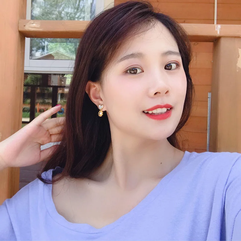 Ассиметричные корейские ювелирные изделия милые маленькие висячие серьги в