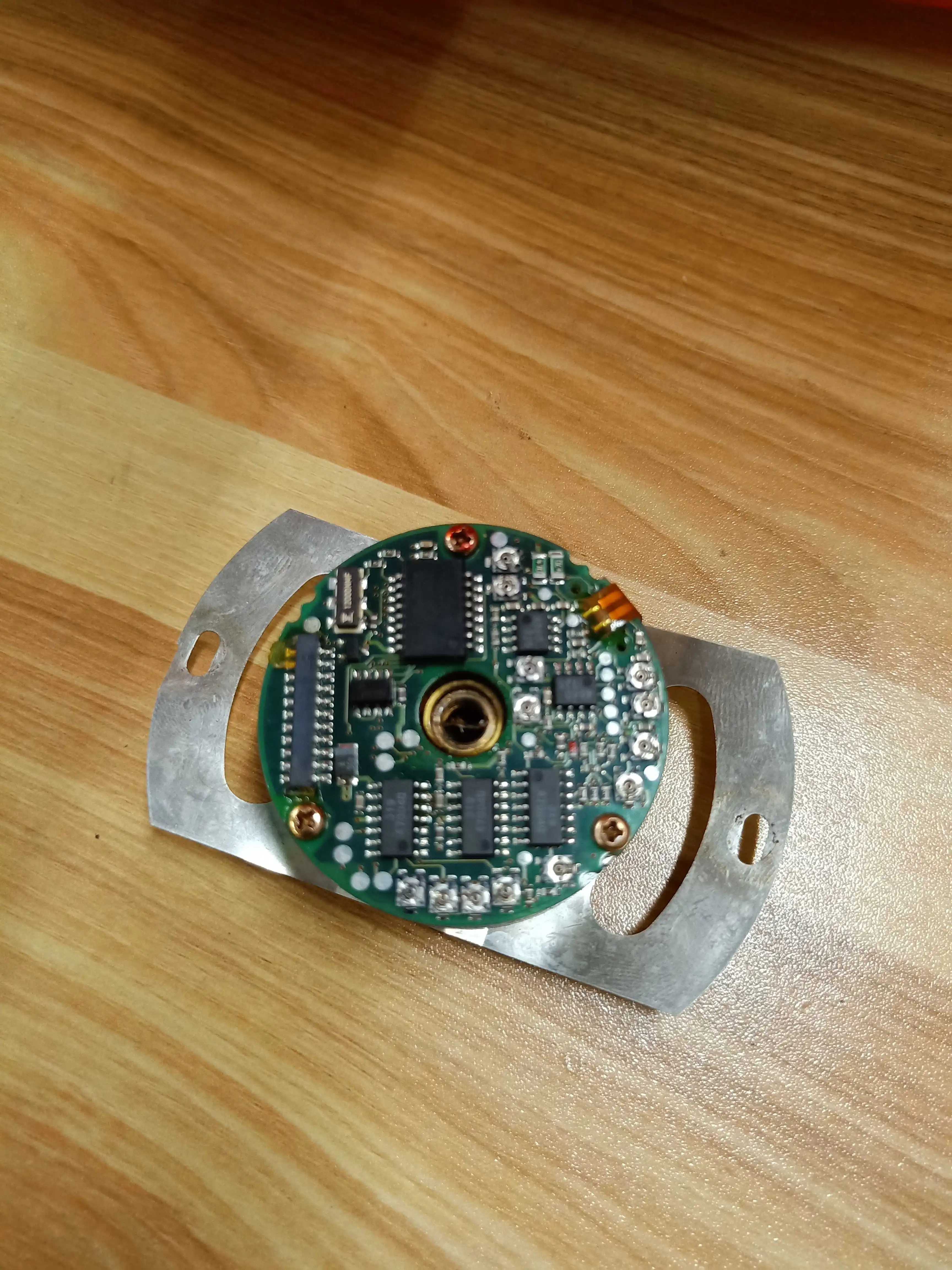 brand new original UTOPH-81AWF servo motor rotary encoder | Электроника